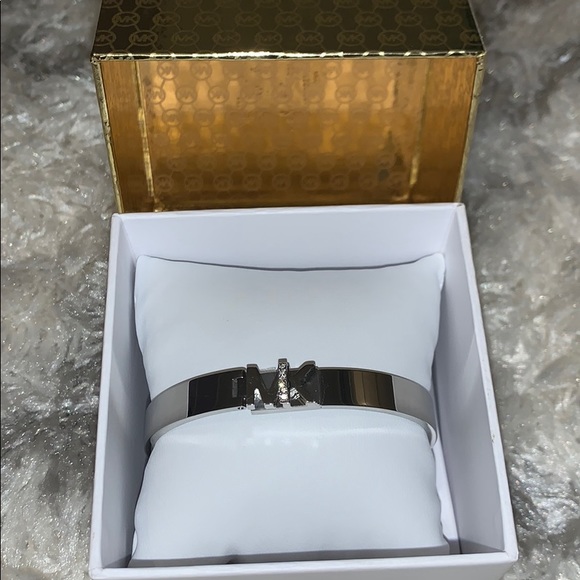 Brand New Michael Kors Silver Bracelet - Picture 2 of 6
